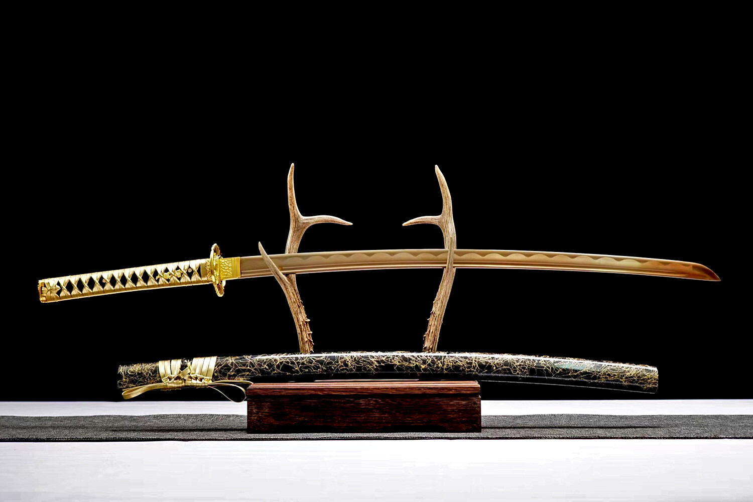 All Gold Katana 1095 Steel Sharp Battle Ready Japanese Samurai Functional Sword