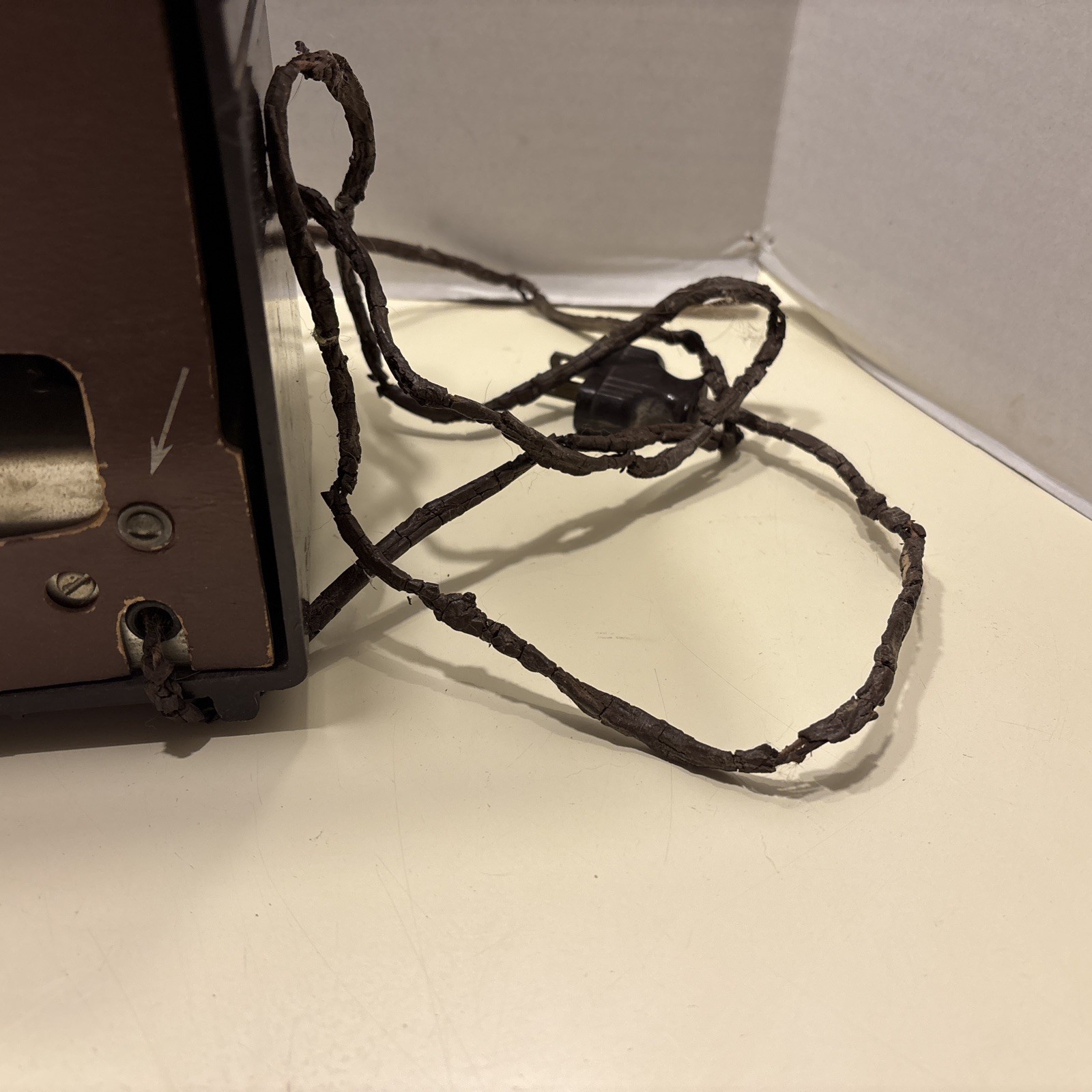 Westinghouse Classic Tube Type Radio M# H-247 Radio Parts/Repair.Read Details