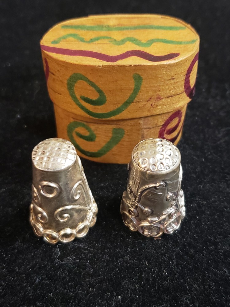 .925 STERLING SILVER THIMBLES TAXCO MEXICO SIGNED WITH TREE BARK CASE