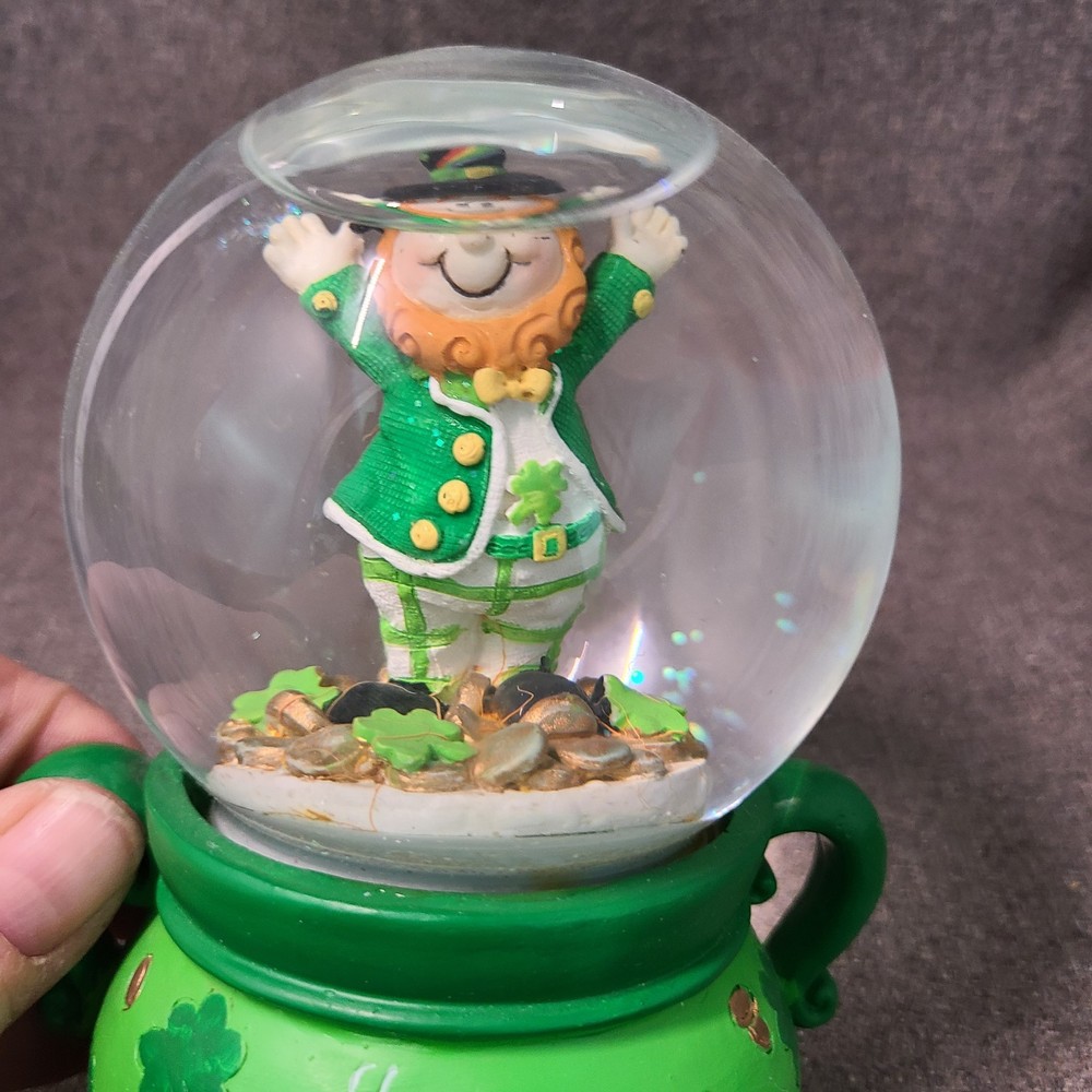 Happy St. Patricks Day Water Globe