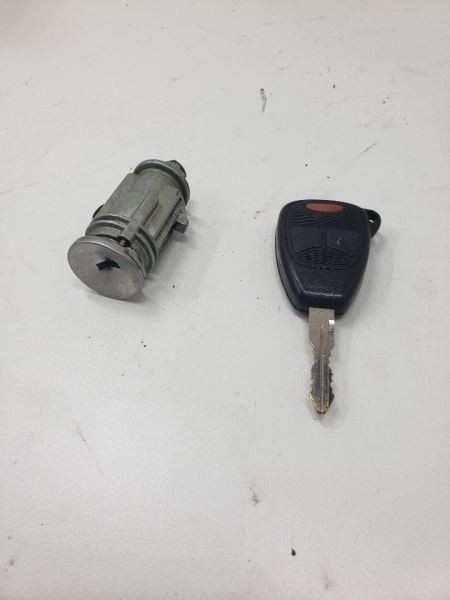 Ignition Switch Fits 2001-2007 CARAVAN OEM