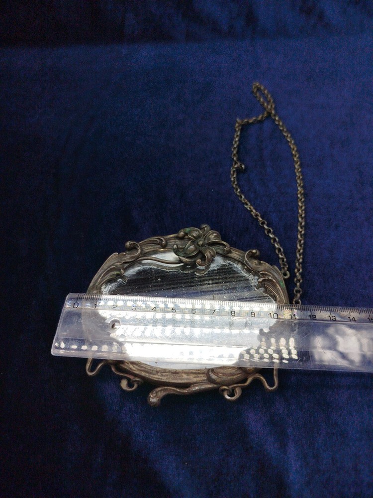 Decorative Hand Mirror With Chain 11x10cm