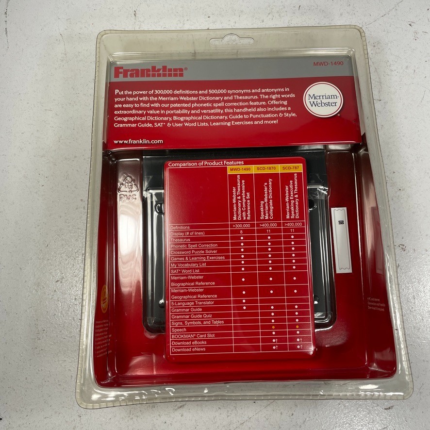 Franklin Dictionary & Thesaurus with Comprehensive Reference Set MWD-1490