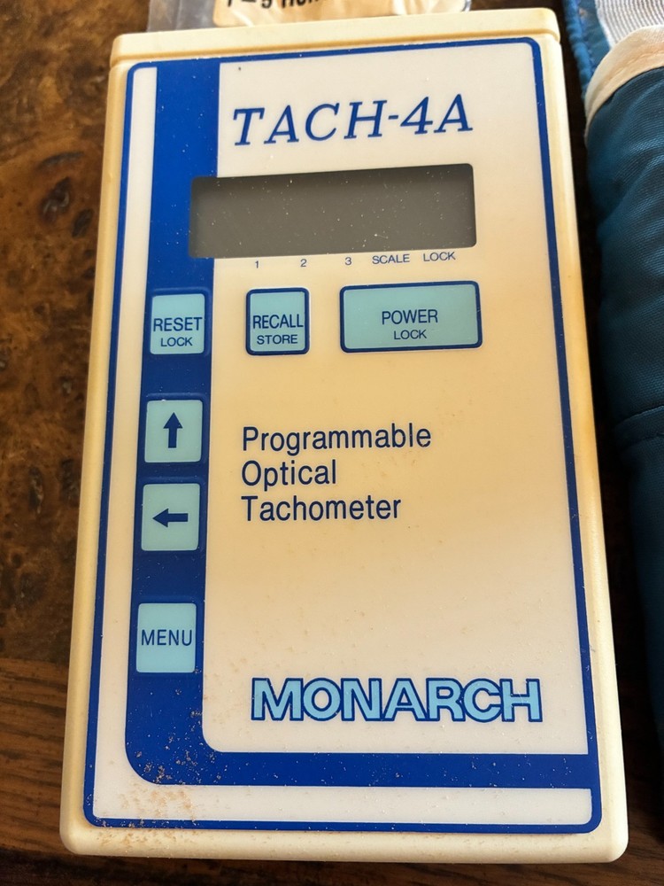 Monarch Tach-4A Programmable Optical Tachometer with Case. DOES NOT POWER UP