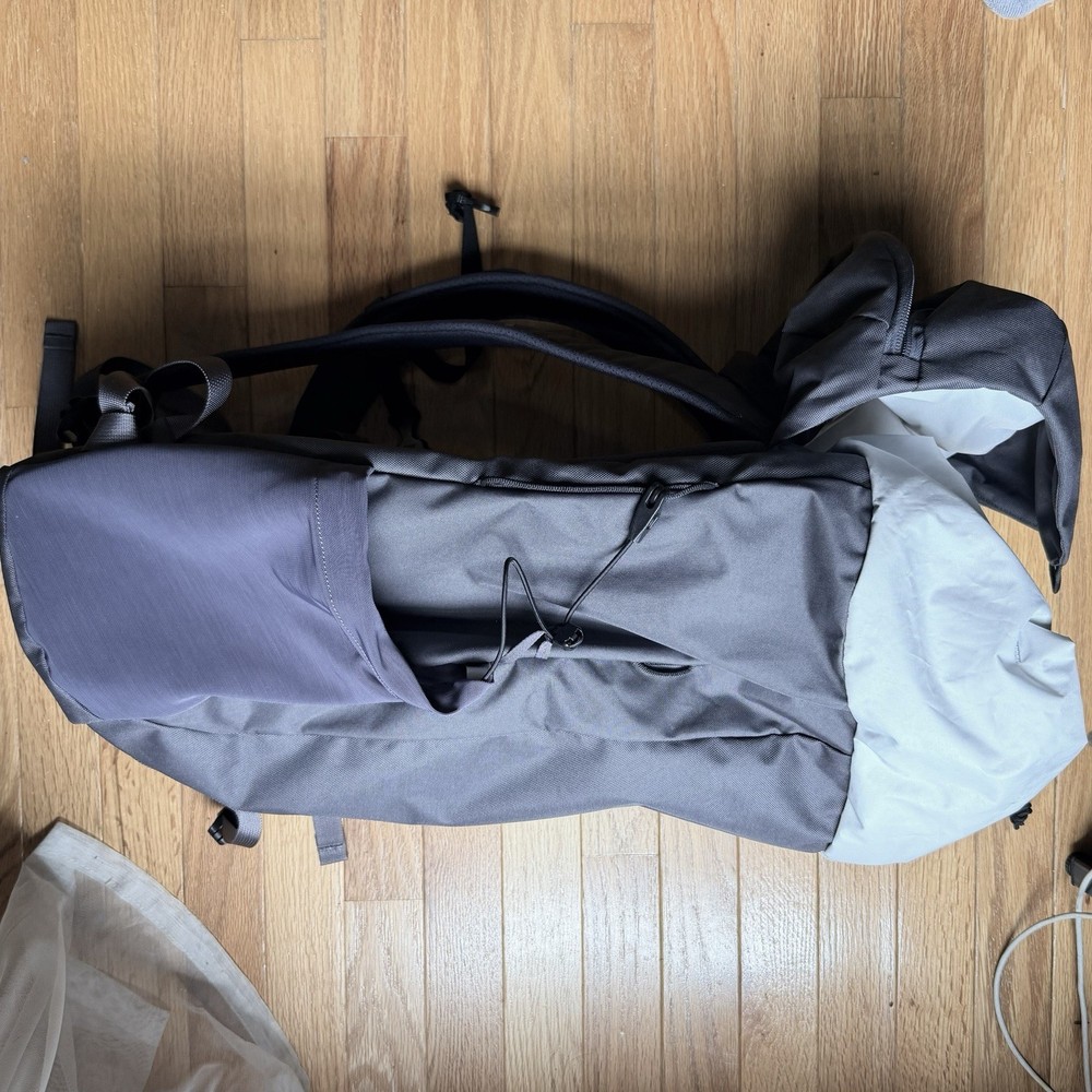 Arc’teryx Mantis 20 Backpack Gray Excellent Condition Lightly Used