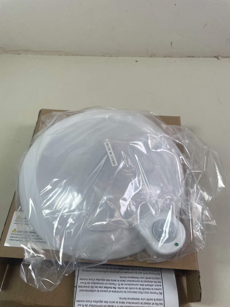 Liteco White Ceiling Fixture w/Frost Diffuser & Motion Sensor FD384-LE900W-WFM