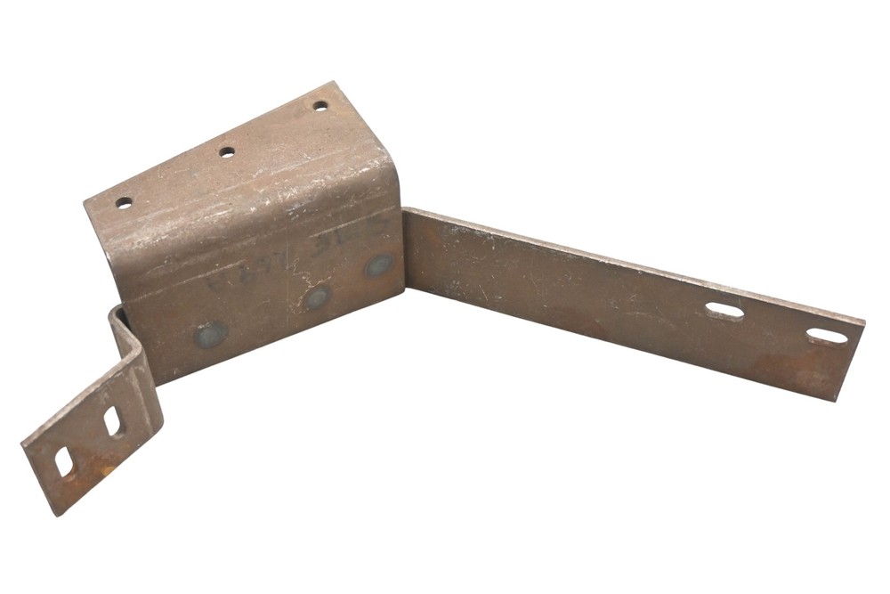 Mack 8ME269A Bumper Bracket