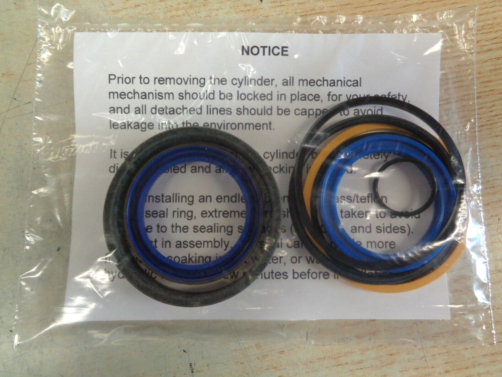 93325C2 Case-IH replacement cylinder seal kit (2-1/2" bore with 1-1/2" Rod)