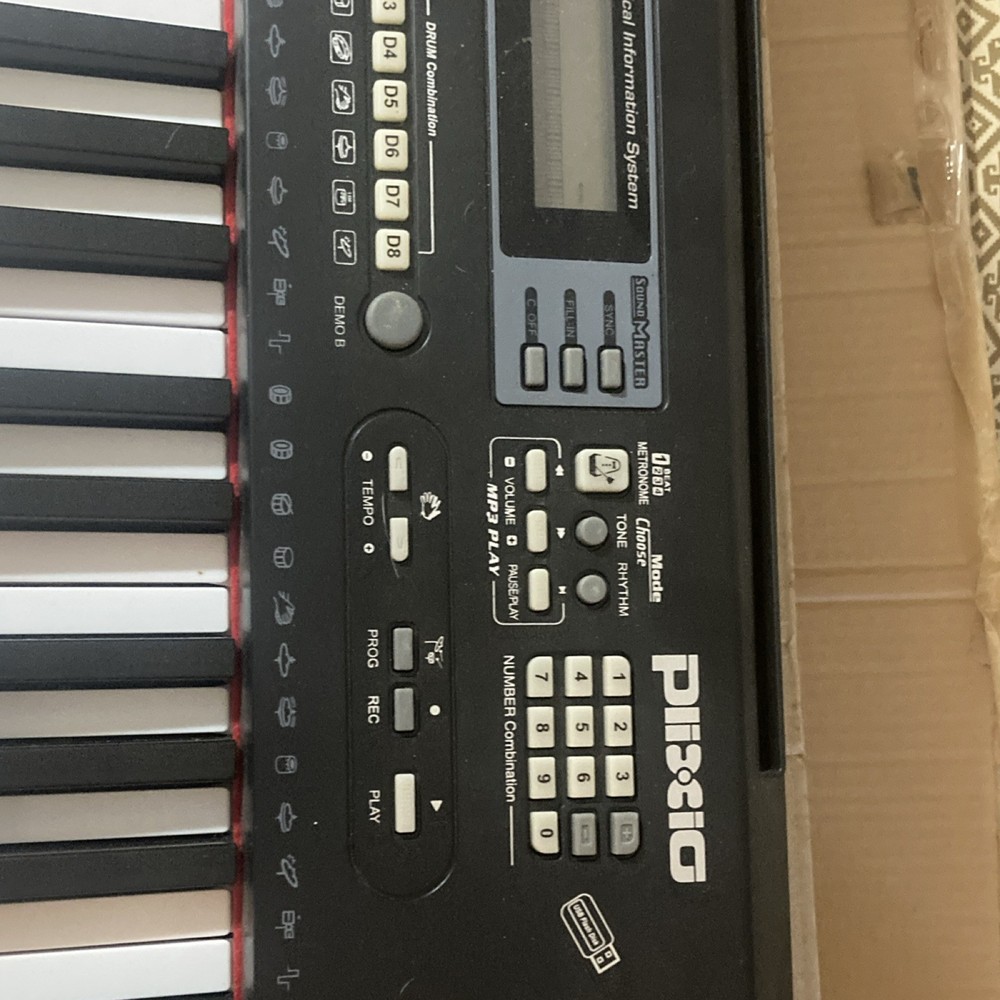 Plixio CE1985 61-Key Electronic Keyboard USB Input LED Screen MP3 200 Rhythms
