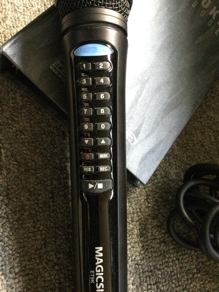 MagicSing ET9K Microphone Magic Sing Wired Karaoke Mic & Case- No AC Adapter