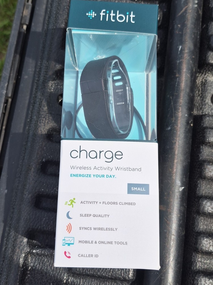 Fitbit Charge HR Wireless Activity Wristband - Small New/Open-