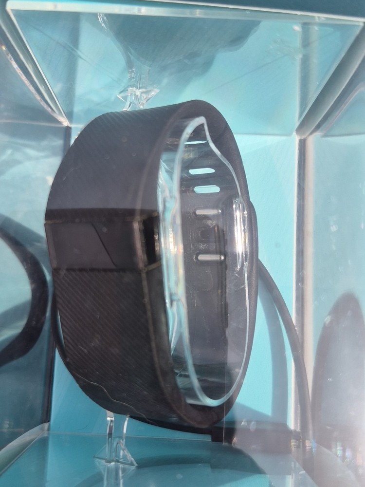 Fitbit Charge HR Wireless Activity Wristband - Small New/Open-