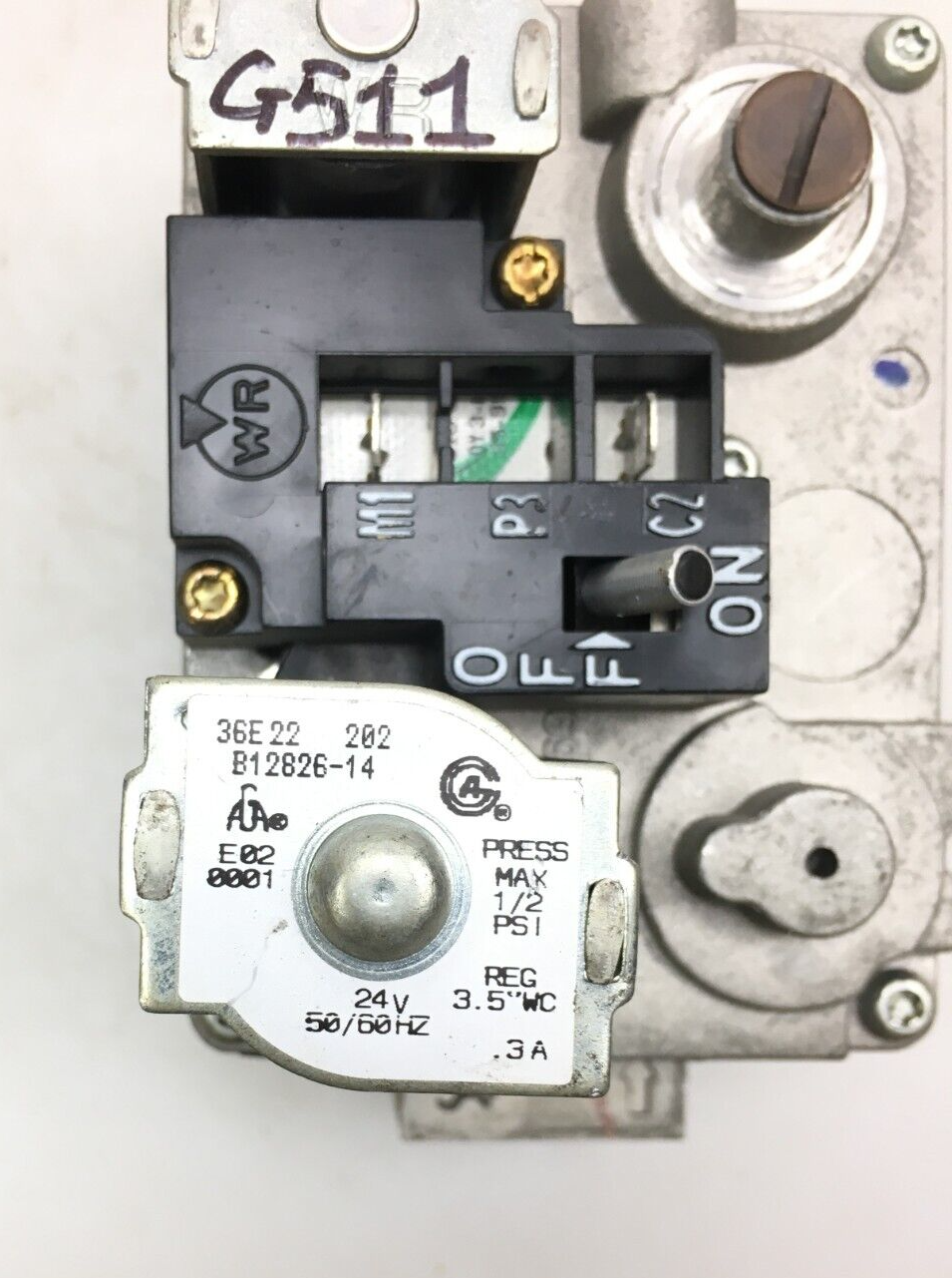 White Rodgers 36E22 202 Gas Valve Carrier B12826-14 used in and out 1/2" #G511