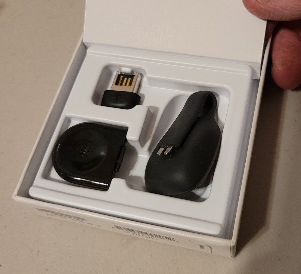 Fitbit FB301B Zip Wireless Activity Tracker - Black (Complete)