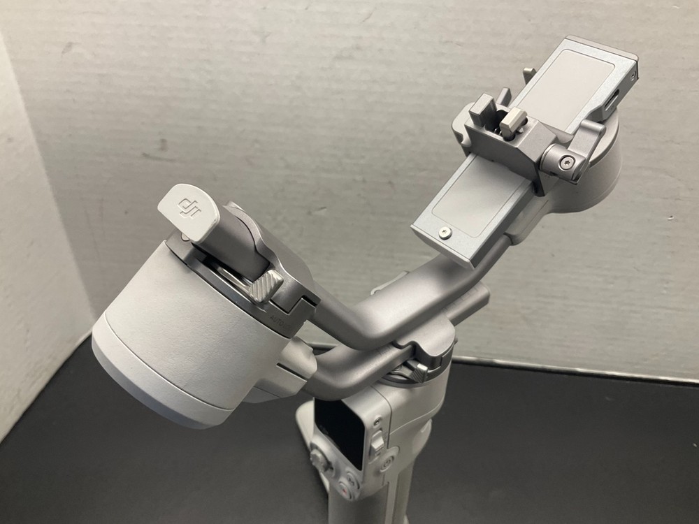DJI RS 4 Mini Combo 3-Axis Camera Gimbal Auto Axis Locks