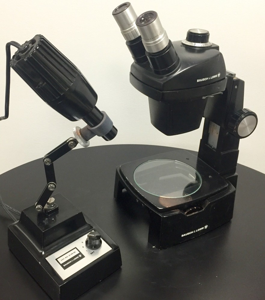 Bausch & Lomb StereoZoom 4 0.7x-3x Microscope w/ B & L Light Source