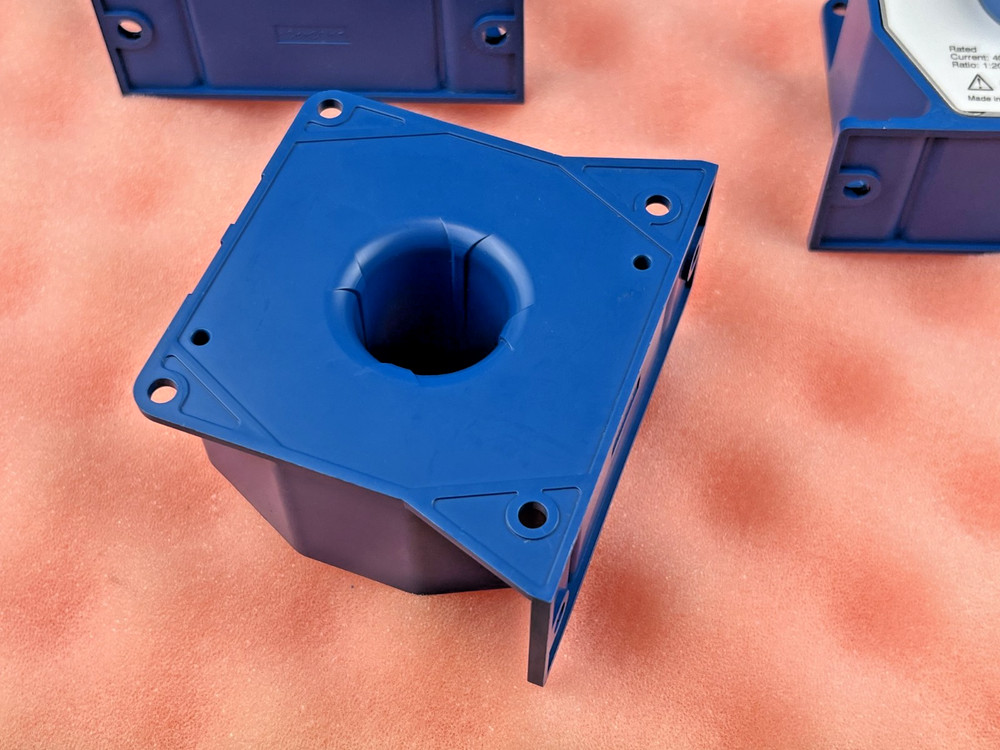 LEM IT 400-S Ultrastab Current Transformer 400A 1:2000