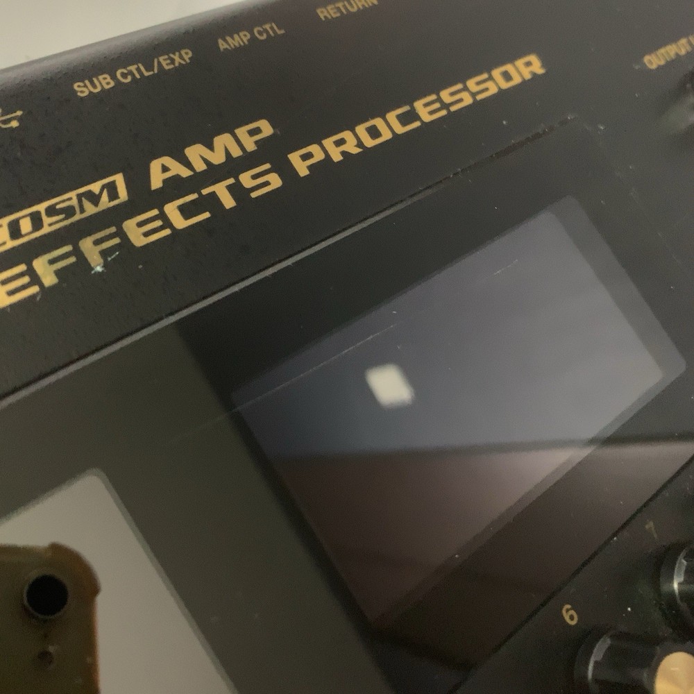 BOSS GT-100 Multi-Effects Guitar Processor – COSM Amp Modeling / USB / Looper