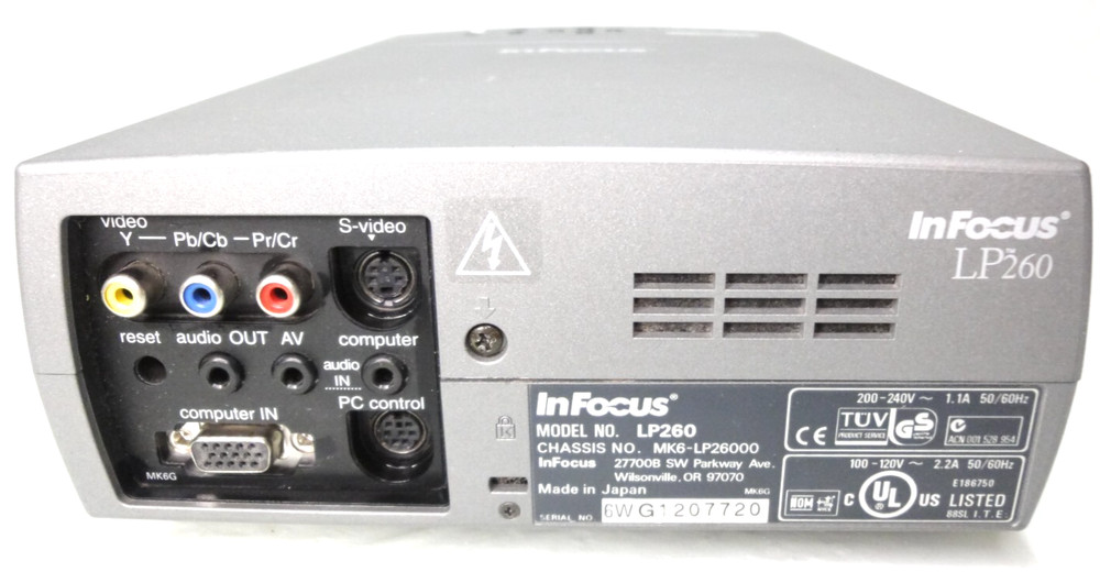 InFocus LP260 SVGA Digital Multimedia Projector WORKING