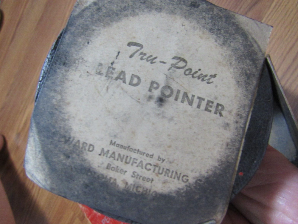 VINTAGE, TRU-POINT PENCIL POINTER IN ORIGINAL BOX
