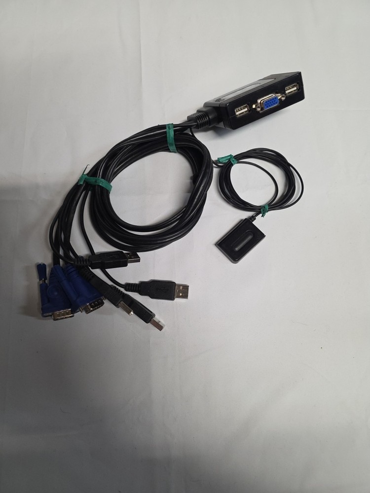 IOGEAR GCS22U: KVM Switch-2 ports