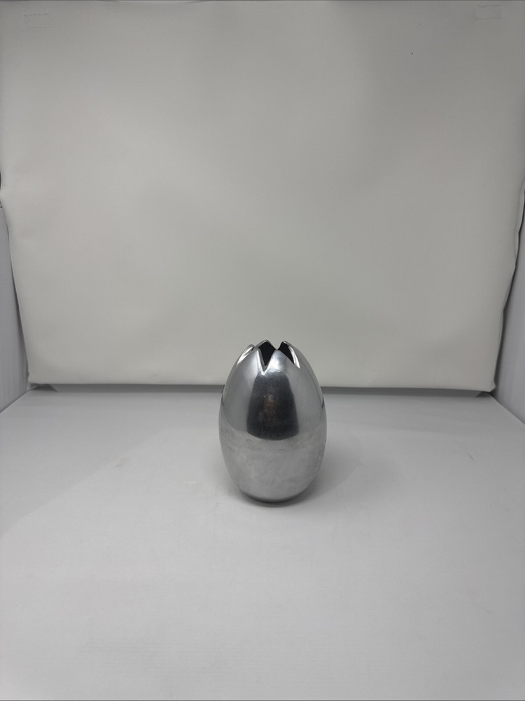 Metal egg Vase