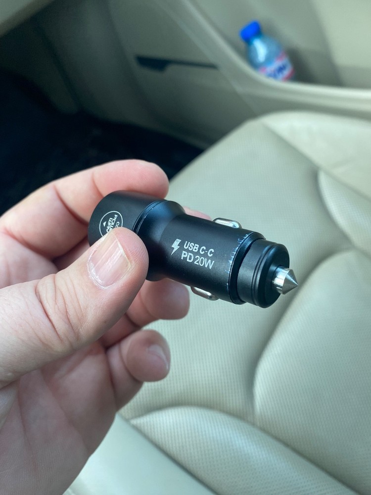 car charger with USB type C and USB normal