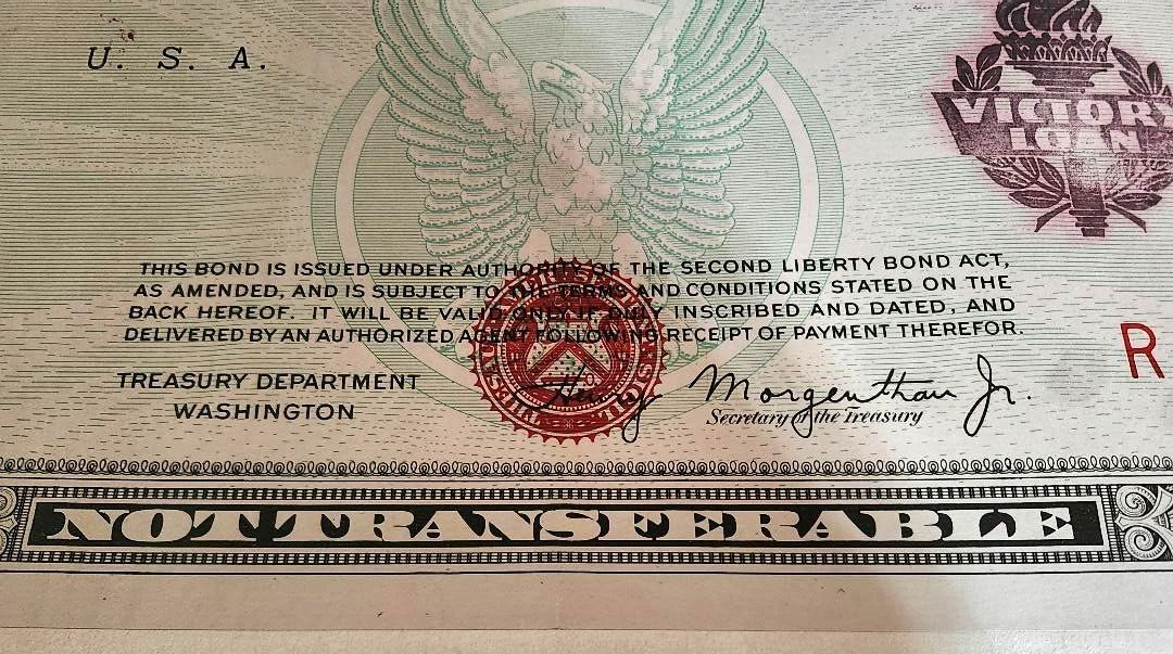 War Saving Bond $200.00 US WWII VICTORY LOAN STAMP on Linen R 000 000 000 E