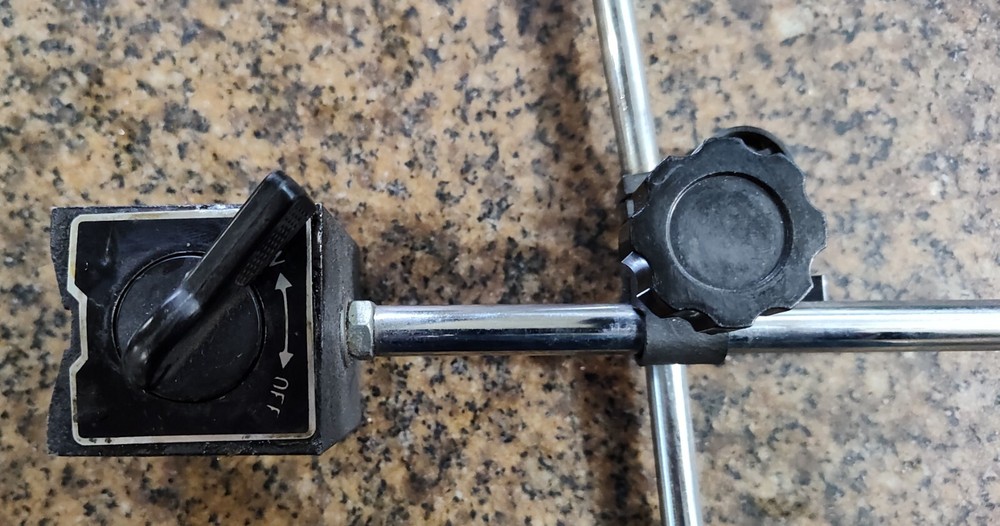 MAGNETIC INDICATOR BASE