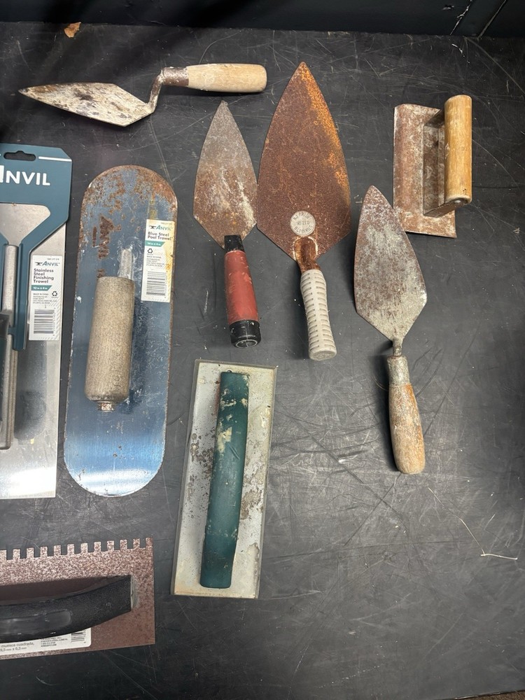 Lot of 12 Trowels Hand Tools