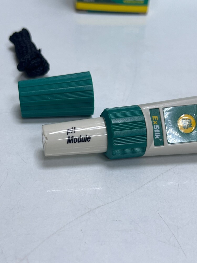 EXTECH PH100 EXSTIK WATERPROOF PH METER