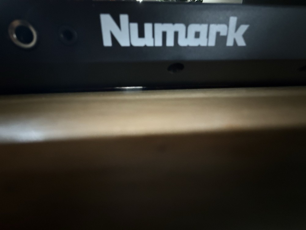 Numark ‎Mixtrack Platinum FX DJ Controller - Black