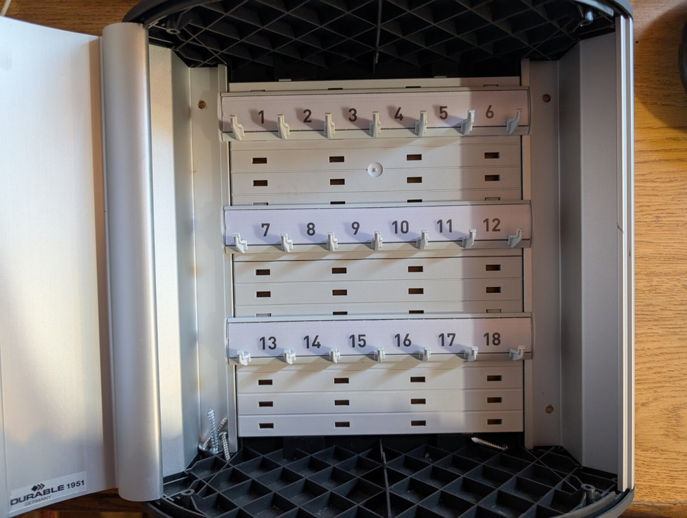 Durable Key Box Code 18