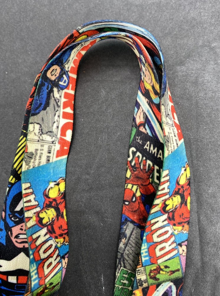 Funko POP! Pins - DC Comics The Flash Marvel Lanyard and Deadpool pin