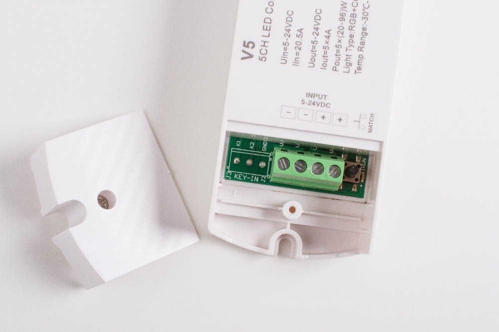 LEDUPDATES RGBW + WW CW LED Controller 5 Channels + Remote for LED Strip Module