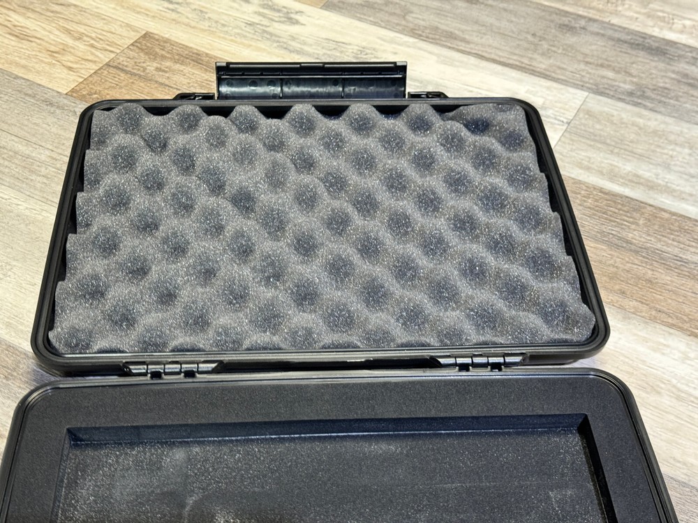 Black Pelican 1085 Case No Carry Strap