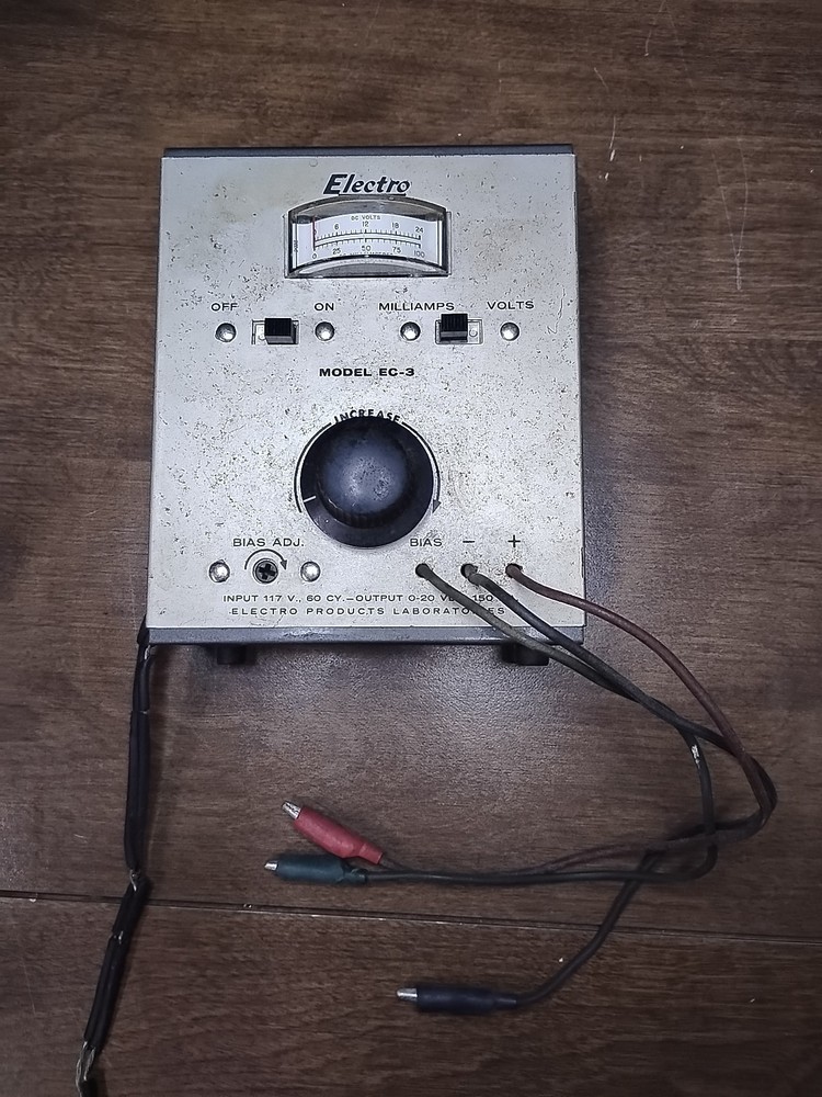 Electro Model EC-3 VTG !Turns On Untested