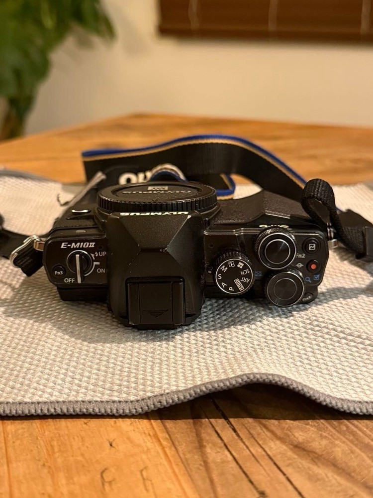 Olympus OM-D Mirrorless Camera with 2 Lenses / with Box