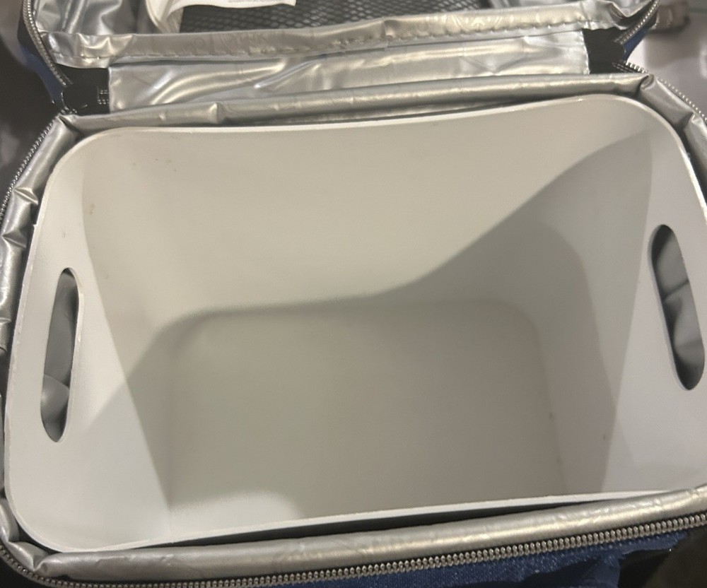 New Genuine COLEMAN 9 Can Soft Shell Cooler, Plastic insert