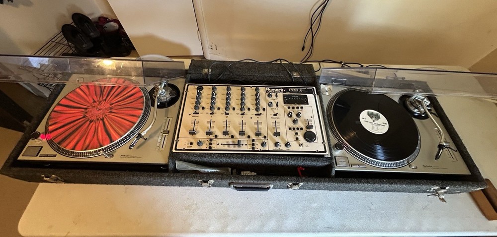 Technics SL-1200MK2 Direct Drive DJ Turntable Silver Pitch Control