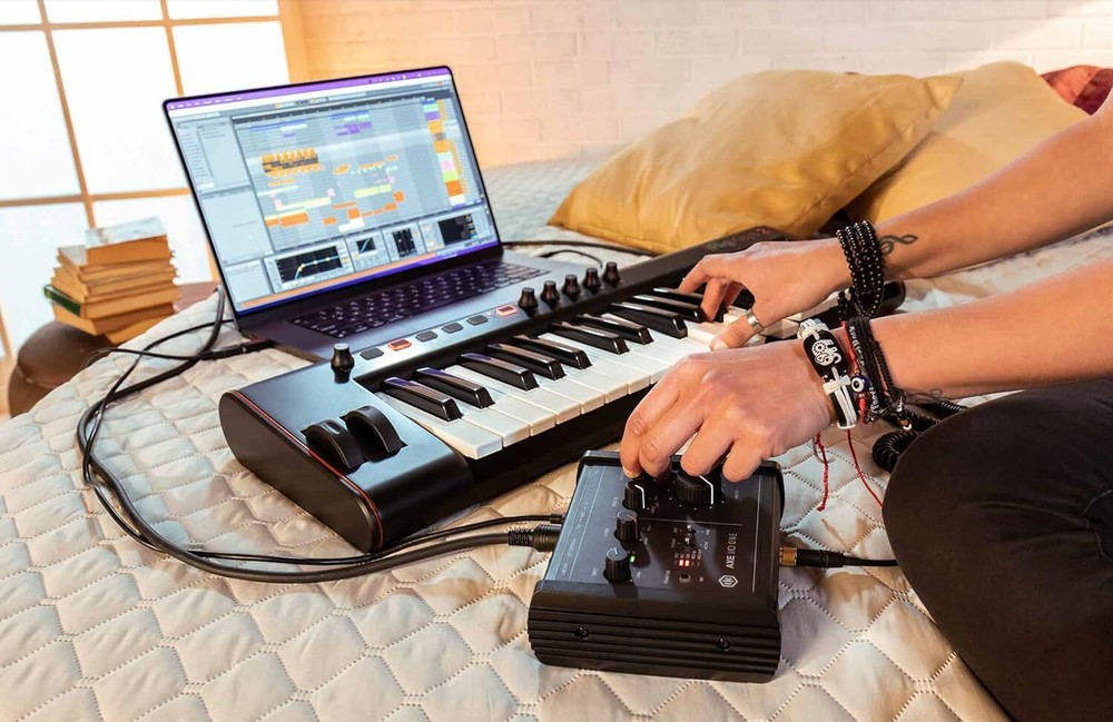 IK Multimedia AXE I/O ONE Interface FREE SHIPPING