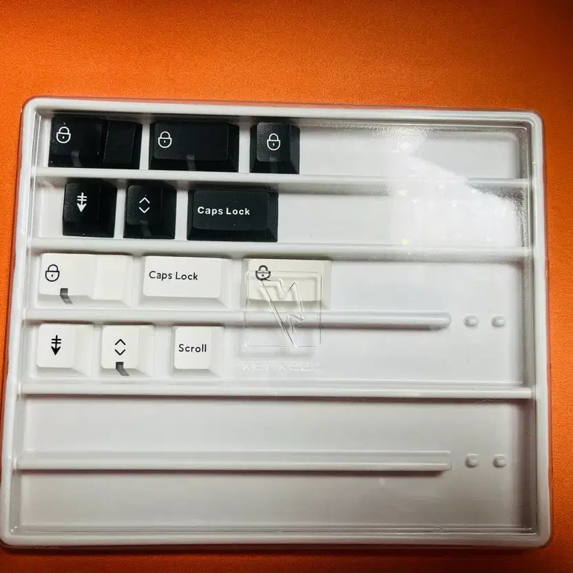 Pbtfans Black & White Indicator Keycaps, 2 Types