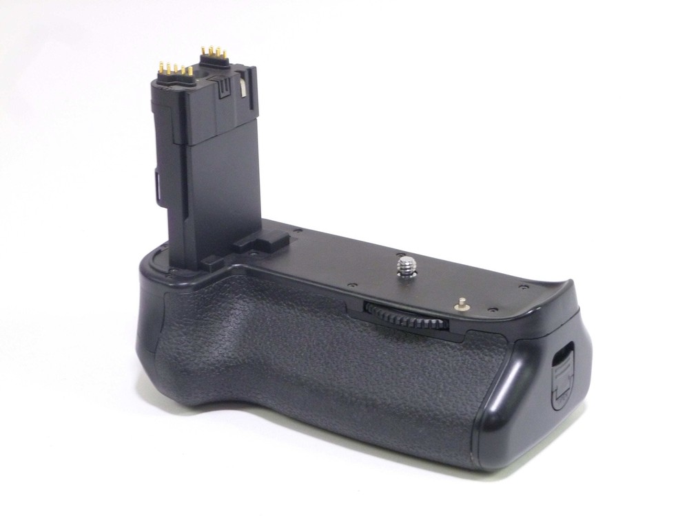 Promaster Battery Grip for Canon 6D
