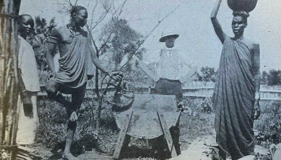 1910 Shilluks Southern Sudan  illustrated