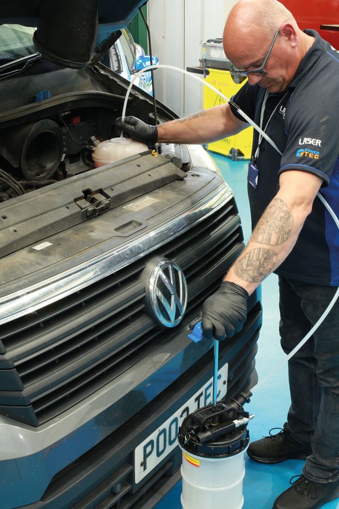 Laser Tools 9022 Manual & Pneumatic Fluid Extractor 10L & Additional Tubes