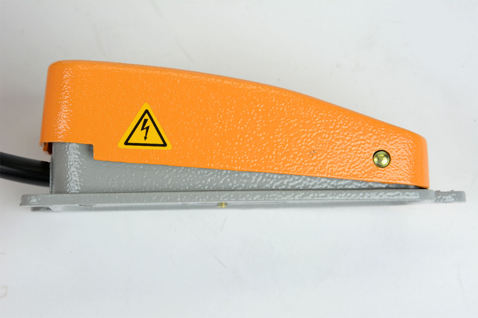 TEMCo Foot Switch Aluminum 10A SPDT NO Electric Power Pedal Momentary 10ft Plug