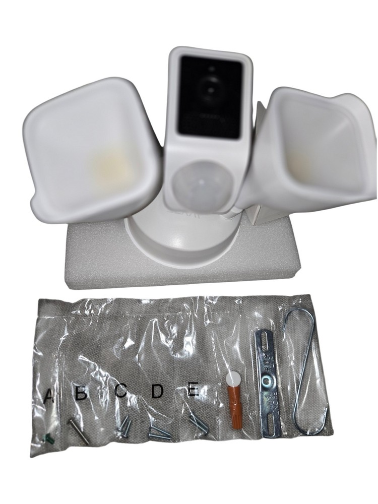 Wyze Cam Floodlight V2 Motion-activated Hardwired