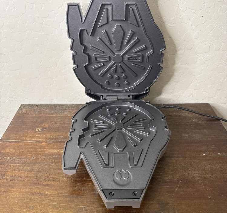 Disney Star Wars Millennium Falcon Waffle Maker