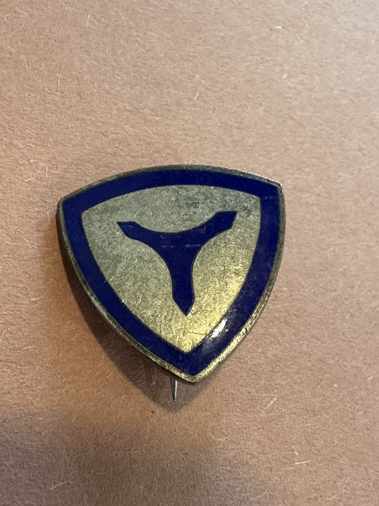 WW2 US Original Army Third Service Command DUI DI Unit Crest Pin 3rd
