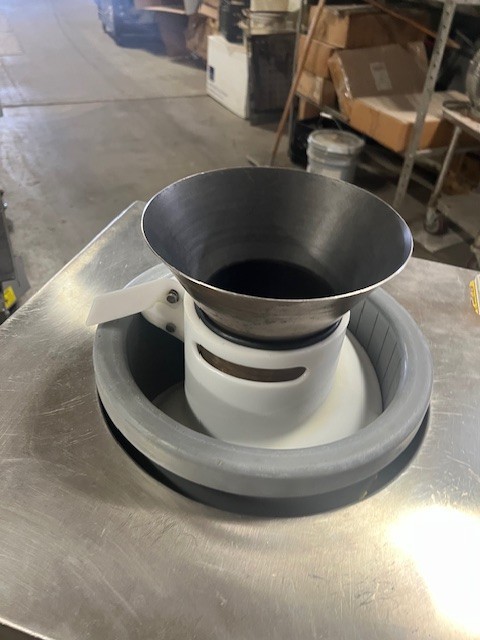 AM Manufacturing Round-O-Matic Dough Rounder - R900